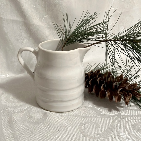 Vintage California Pottery USA White Farmhouse Pitcher 4-1/2 inches - Picture 1 of 8